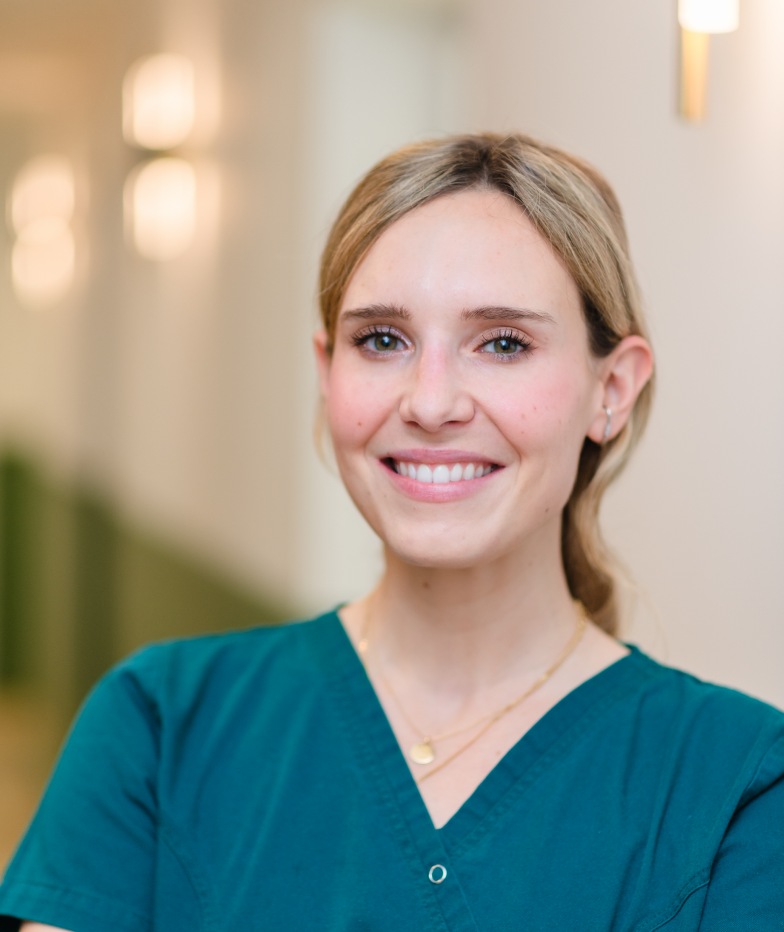 Dr Juliette Lombardo au Cabinet EndoSpé, endodontie exclusive à Paris 15ᵉ