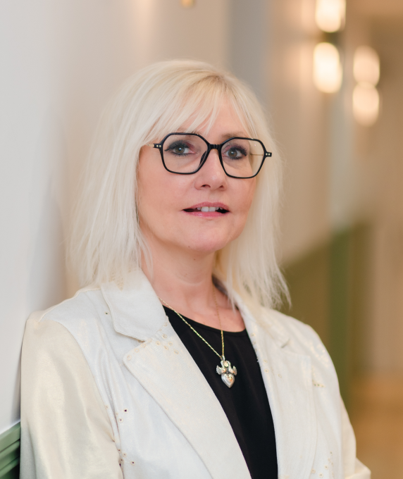 patricia au Cabinet EndoSpé, endodontie exclusive à Paris 15ᵉ